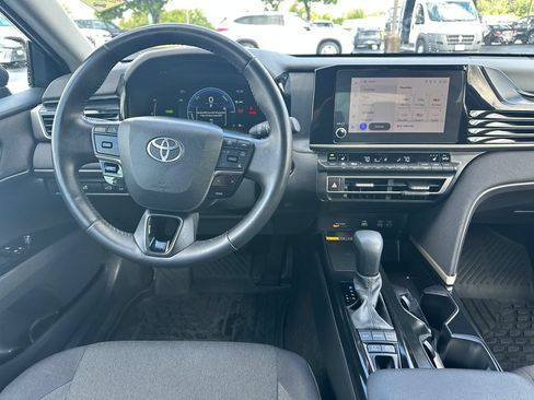 Used 2025 Toyota Camry LE w/ Convenience Package AWD/4WD image 15