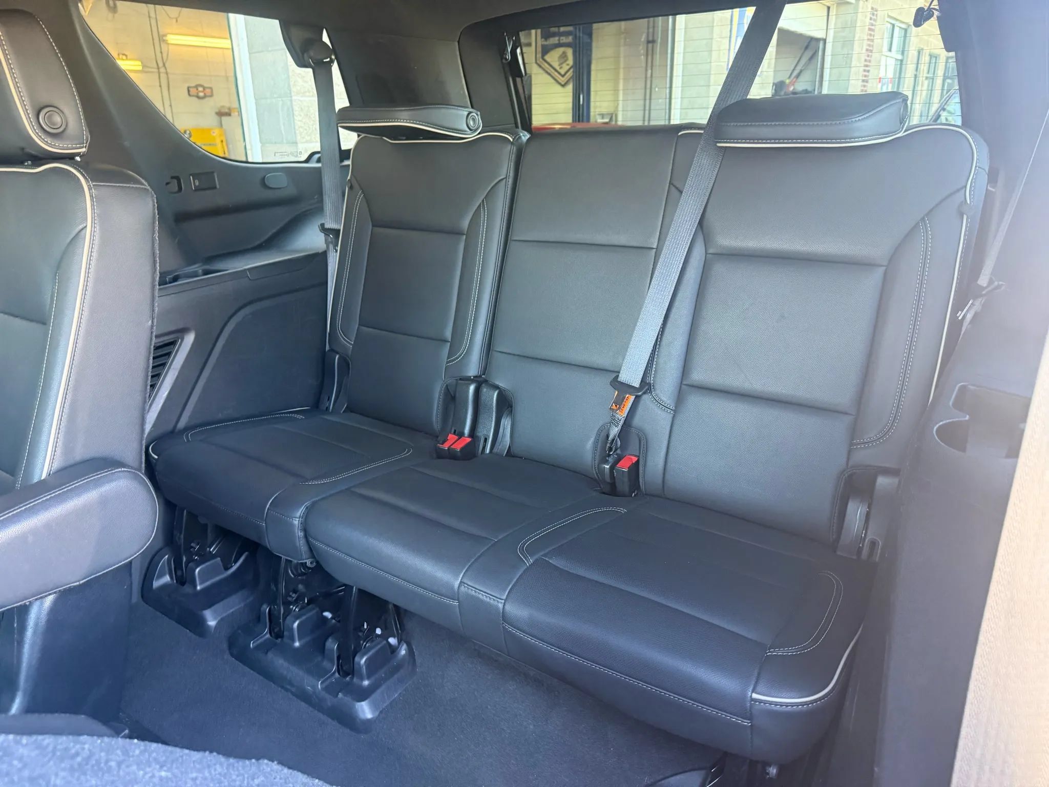 Used 2021 Chevrolet Tahoe Premier AWD/4WD image 35