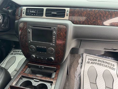 Used 2011 GMC Yukon Denali image 21