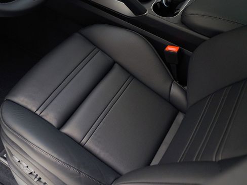 New 2026 Porsche Cayenne Coupe image 16