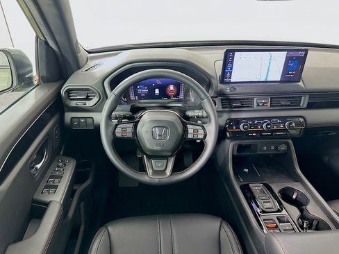 Certified 2026 Honda Pilot TrailSport image 24