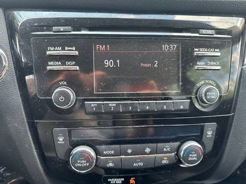Used 2015 Nissan Rogue SV AWD/4WD image 15
