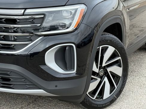 New 2026 Volkswagen Atlas SE FWD image 2