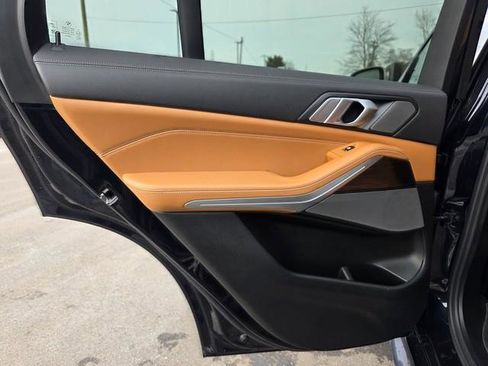 Used 2021 BMW X5 xDrive40i w/ M Sport Package image 25