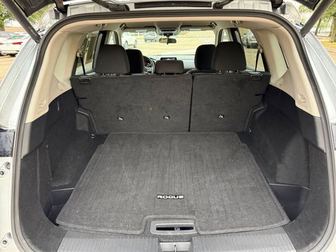 Used 2025 Nissan Rogue SV FWD image 32