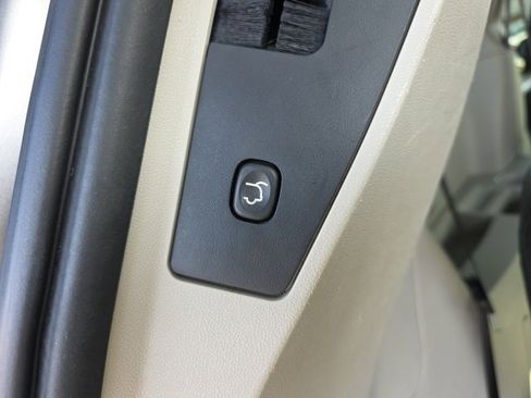 Used 2019 Dodge Grand Caravan SXT image 21