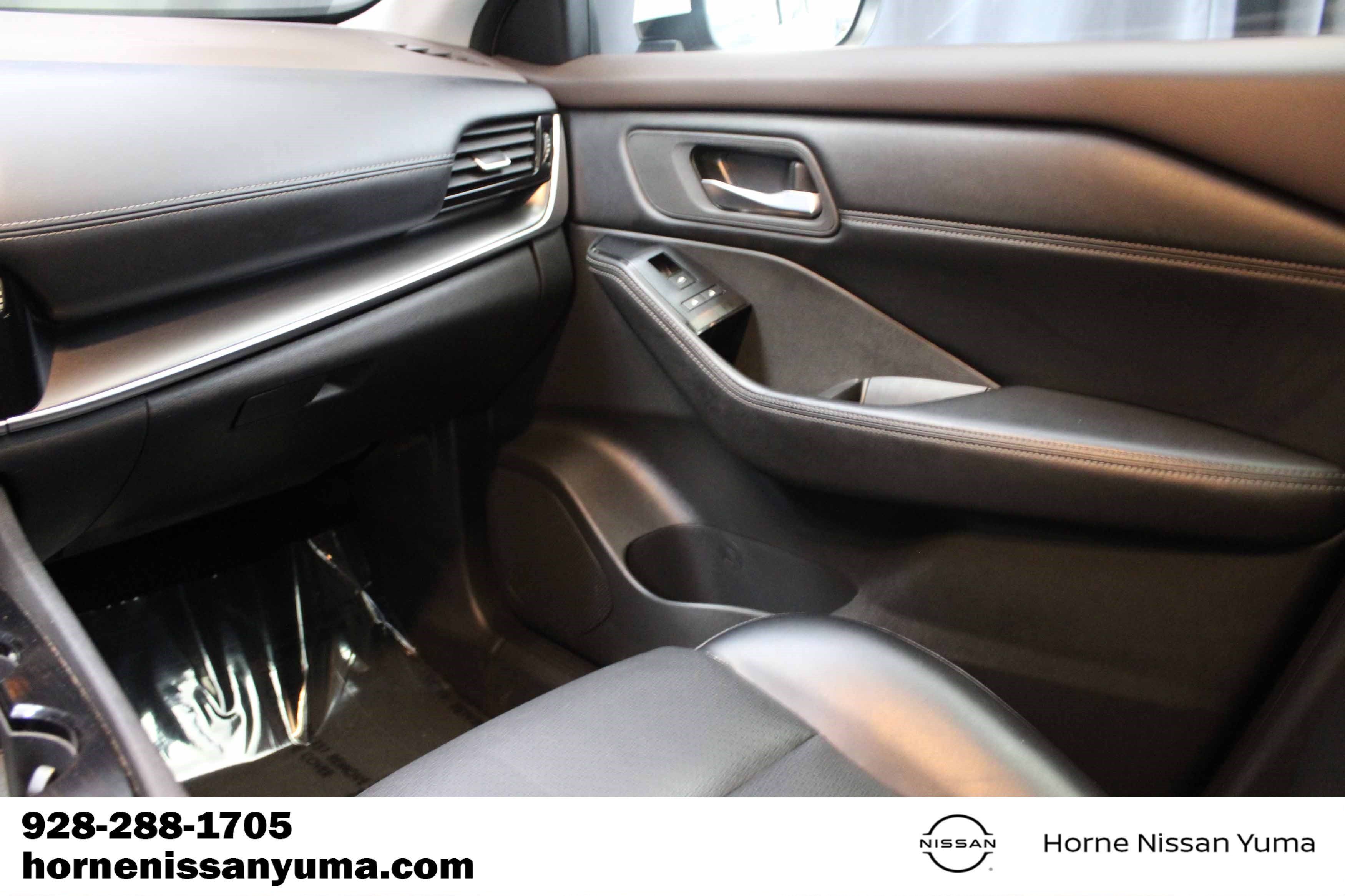 Used 2023 Nissan Rogue SV w/ SV Premium Package AWD/4WD image 11
