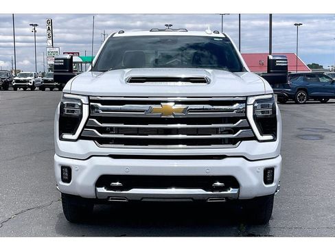 Used 2024 Chevrolet Silverado 3500 High Country w/ High Country Premium Package AWD/4WD image 3