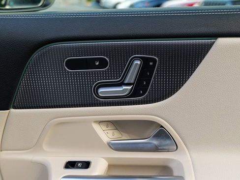 Used 2022 Mercedes-Benz GLA 250 4MATIC image 32