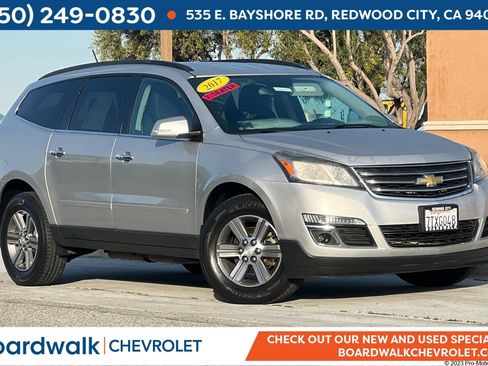 Used 2017 Chevrolet Traverse LT image 1