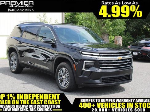 Used 2026 Chevrolet Traverse LT FWD image 1