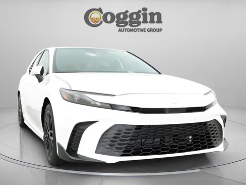 New 2026 Toyota Camry SE image 29