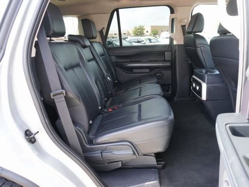 Used 2024 Ford Expedition XLT image 23