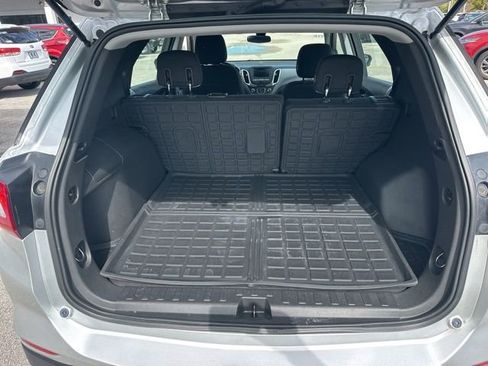 Used 2020 Chevrolet Equinox LS image 9