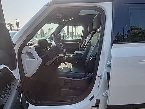 New 2026 Land Rover Defender 110 X-Dynamic SE AWD/4WD image 4