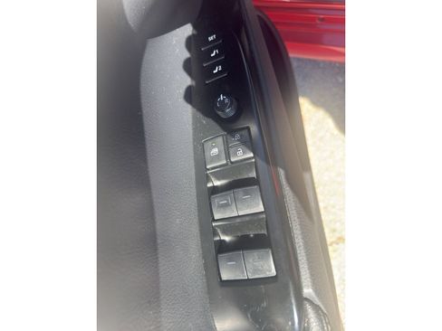 Used 2025 Toyota Camry XLE w/ Premium Package image 10