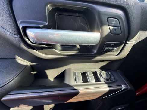 Certified 2022 GMC Sierra 2500 SLT w/ SLT Preferred Package image 30