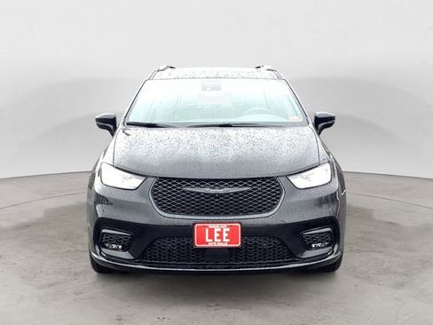 New 2026 Chrysler Pacifica Limited image 9