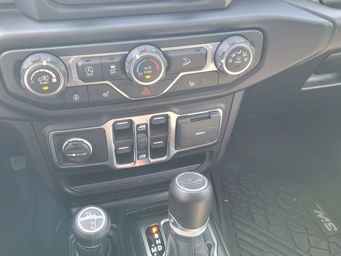 Used 2019 Jeep Wrangler Unlimited Sport S AWD/4WD image 22