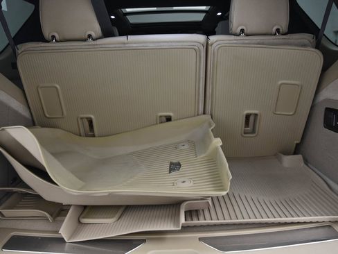 Used 2023 Cadillac Escalade Premium Luxury w/ Performance Package image 14