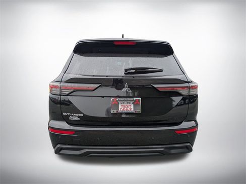 New 2026 Mitsubishi Outlander ES image 4