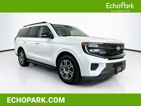 Used 2025 Ford Expedition Active AWD/4WD image 1