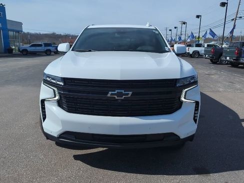 Used 2023 Chevrolet Suburban RST AWD/4WD image 3