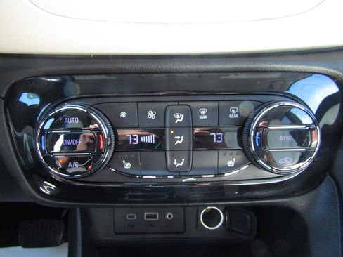 Used 2020 Buick Encore GX Select FWD image 17