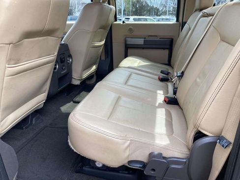 Used 2014 Ford F250 Lariat w/ Lariat Interior Package image 9