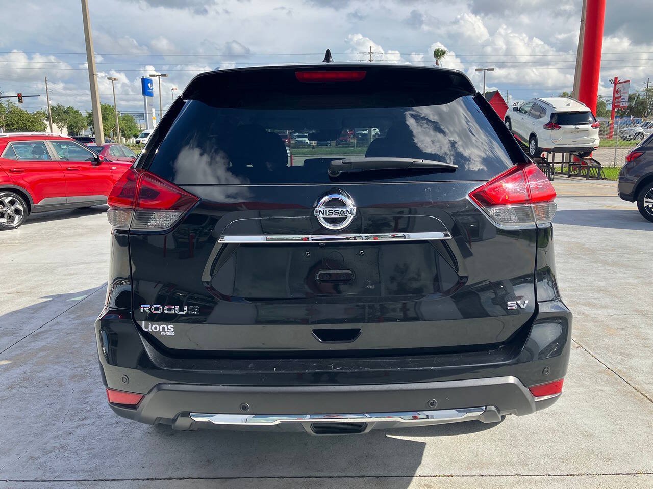 Used 2020 Nissan Rogue SV FWD image 6
