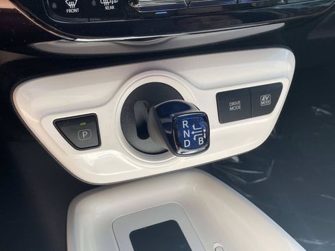 Used 2018 Toyota Prius Three w/ Advanced Technology Package FWD image 34