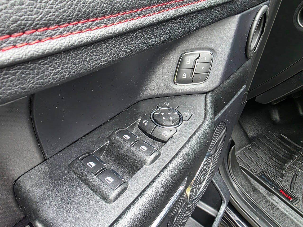 Used 2019 Ford Expedition Limited w/ Equipment Group 303A AWD/4WD image 11