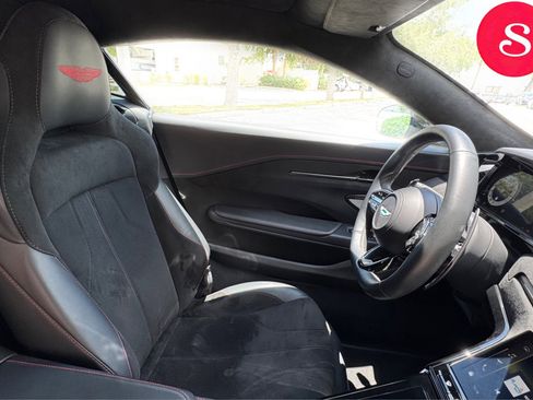 Used 2025 Aston Martin V8 Vantage Coupe RWD image 16