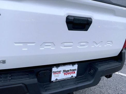 Used 2025 Toyota Tacoma SR AWD/4WD image 10