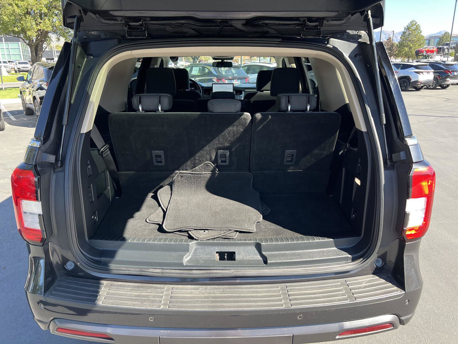 Used 2022 Ford Expedition XLT AWD/4WD image 9