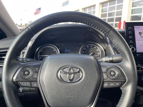 Used 2022 Toyota Camry XSE FWD image 15