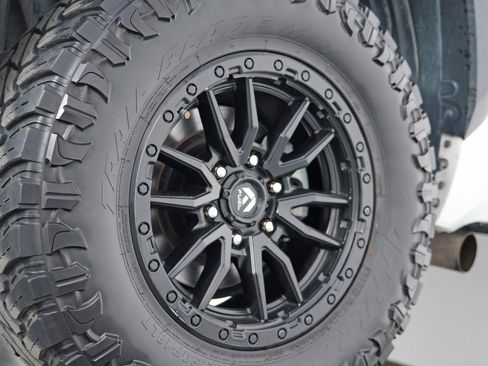 Used 2022 Toyota Tundra SR5 w/ SR5 Convenience Package image 53