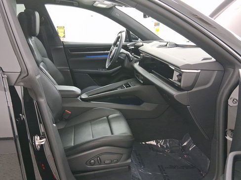 New 2025 Porsche Macan Electric image 36