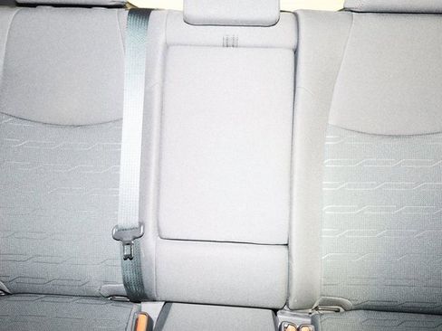 Used 2021 Toyota RAV4 SE image 13