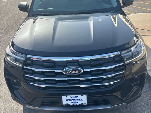 New 2026 Ford Explorer Active w/ Active Comfort Package AWD/4WD image 8