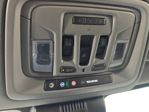 Used 2024 GMC Sierra 2500 Denali w/ Denali Reserve Package AWD/4WD image 10