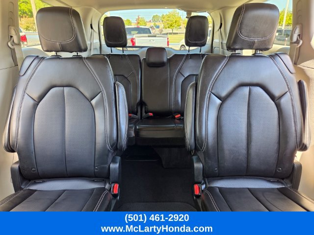 Used 2024 Chrysler Pacifica Touring-L FWD image 11