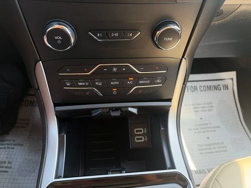 Used 2020 Ford Edge SEL w/ Convenience Package AWD/4WD image 18