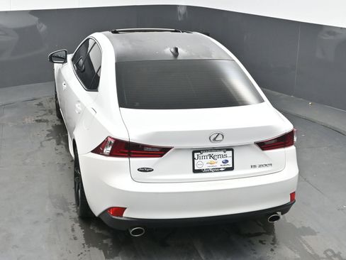 Used 2016 Lexus IS 200t image 39