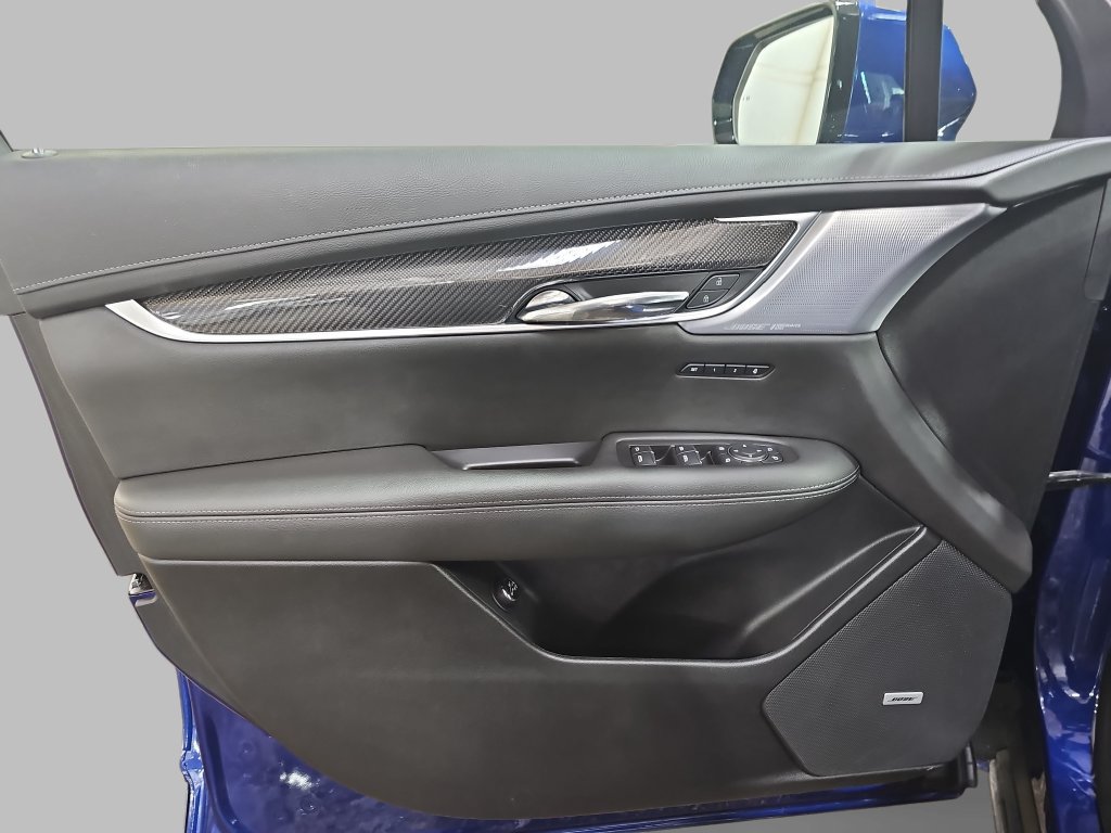 Used 2024 Cadillac XT6 Sport w/ Technology Package AWD/4WD image 34