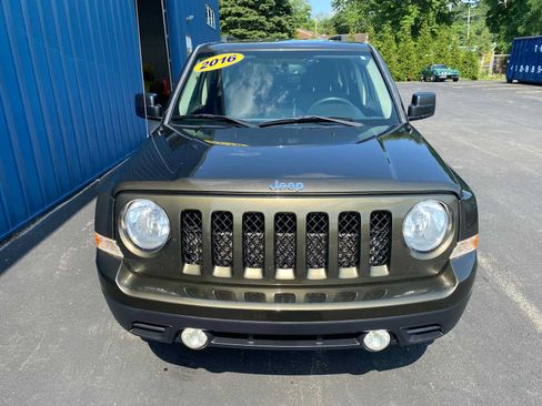 Used 2016 Jeep Patriot Latitude FWD image 11
