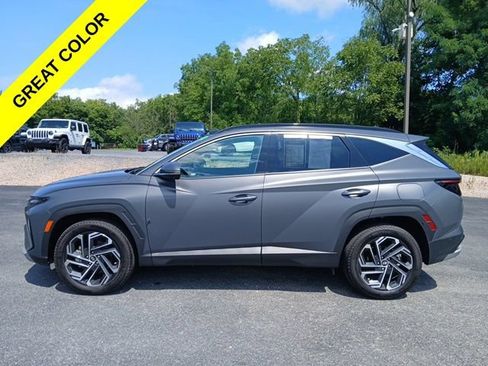 Used 2025 Hyundai Tucson Limited AWD/4WD image 3