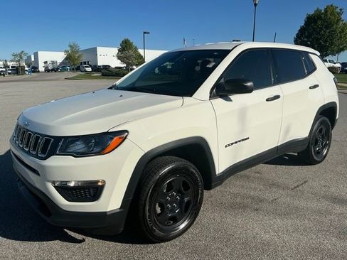Used 2018 Jeep Compass Sport AWD/4WD image 3