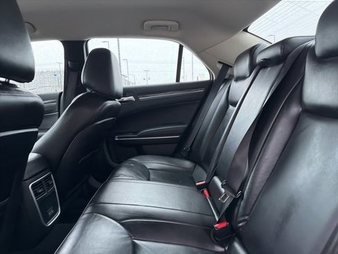 Used 2022 Chrysler 300 Touring L image 18