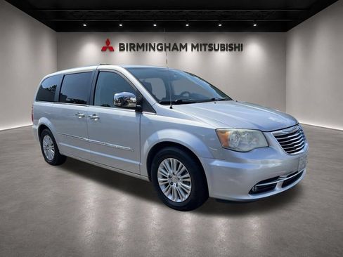 Used 2012 Chrysler Town & Country Limited w/ Luxury Group FWD image 1